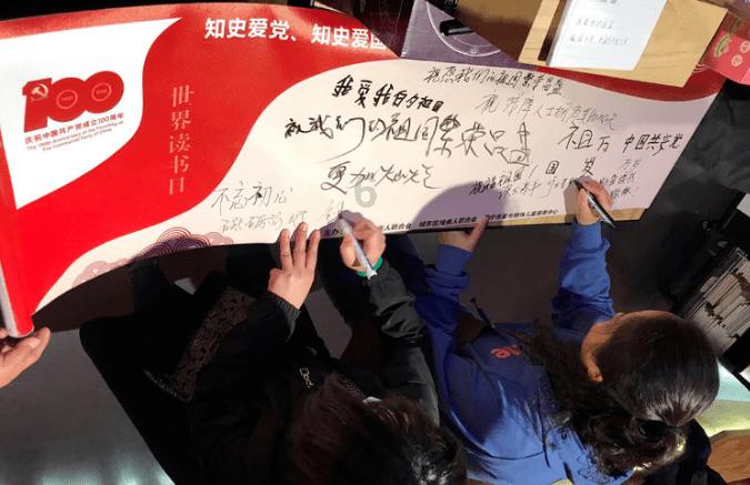 出轨是两个人的事，为何只有小三被骂？游戏画面